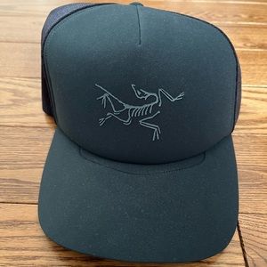Arcteryx Bird Trucker curved
